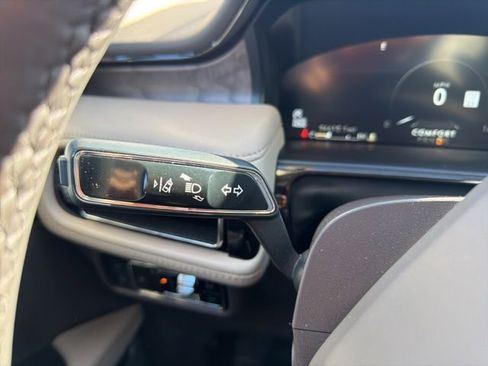 Used 2023 Lincoln Nautilus Reserve w/ Equipment Group 202A image 23