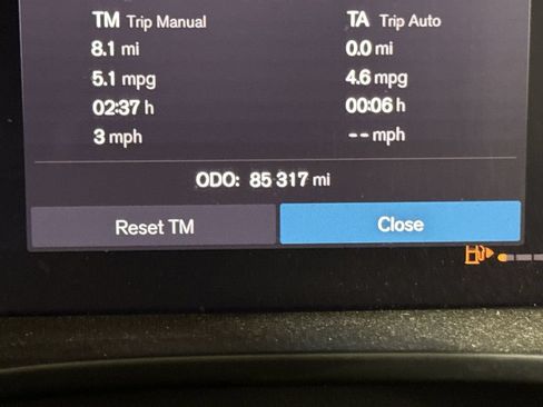 Used 2023 Volvo XC40 B5 Plus AWD/4WD image 13