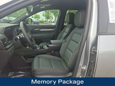 Used 2026 GMC Terrain AT4 w/ Convenience Package III AWD/4WD image 2