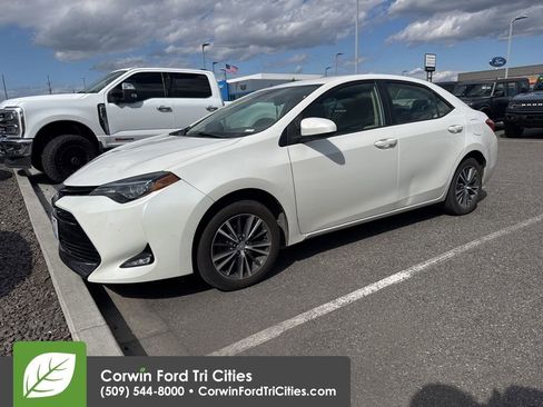 Used 2018 Toyota Corolla LE w/ LE Premium Package FWD image 4