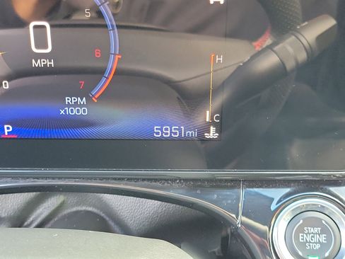 Used 2025 Chevrolet Trax RS FWD image 25
