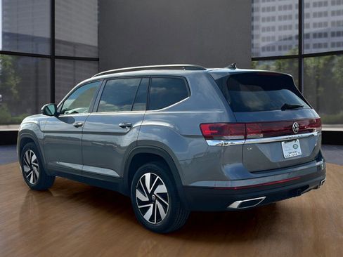 Used 2025 Volkswagen Atlas SE image 15