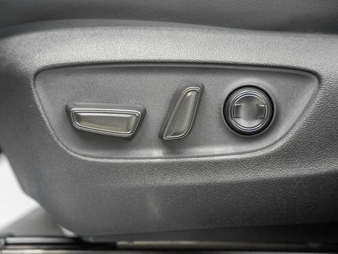 New 2026 Toyota Highlander Platinum image 40