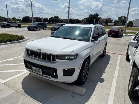 Used 2021 Jeep Grand Cherokee L Overland w/ Advanced Protech Group III AWD/4WD image 2