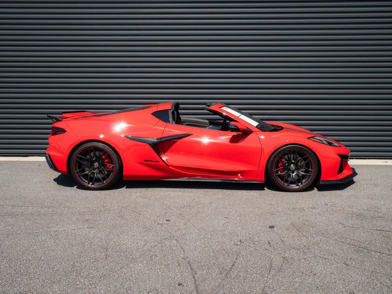 Used 2024 Chevrolet Corvette Z06 RWD image 20