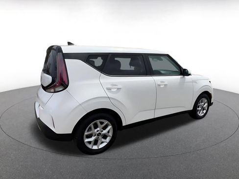 Used 2025 Kia Soul LX w/ LX Technology Package FWD image 15