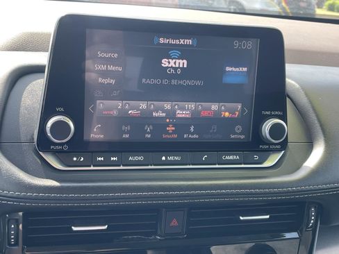 Used 2021 Nissan Rogue SV FWD image 8