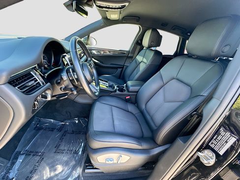 Used 2024 Porsche Macan image 20