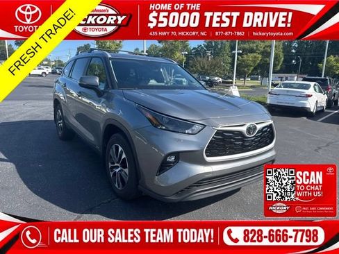 Used 2025 Toyota Highlander XLE AWD/4WD image 1