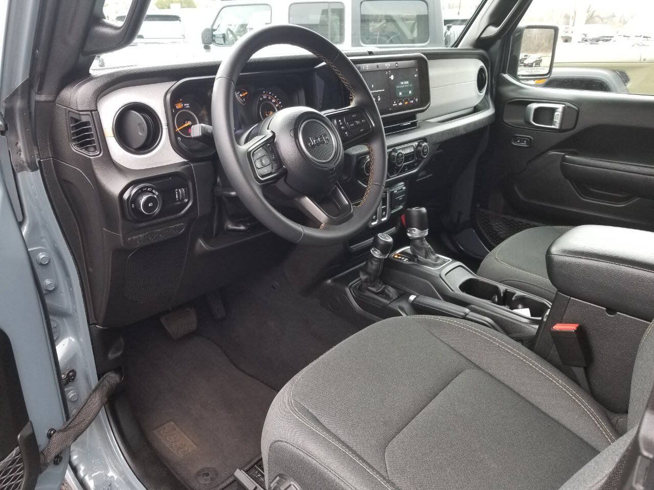 Used 2024 Jeep Wrangler Sport AWD/4WD image 9
