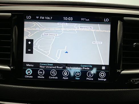 Used 2020 Chrysler Pacifica Touring-L image 22