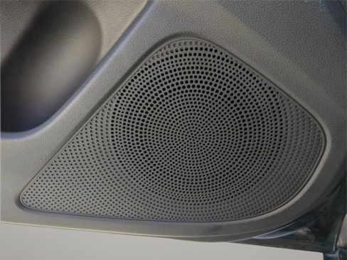 Used 2025 Genesis G70 2.5T image 45