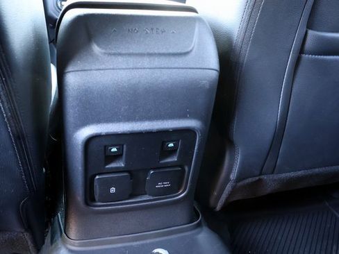 Used 2023 Ford Bronco Wildtrak image 26