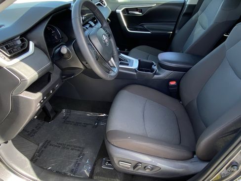 Certified 2025 Toyota RAV4 XLE w/ Convenience Package FWD image 27