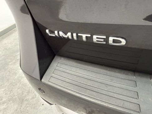 Used 2024 Ford Expedition Limited RWD image 12
