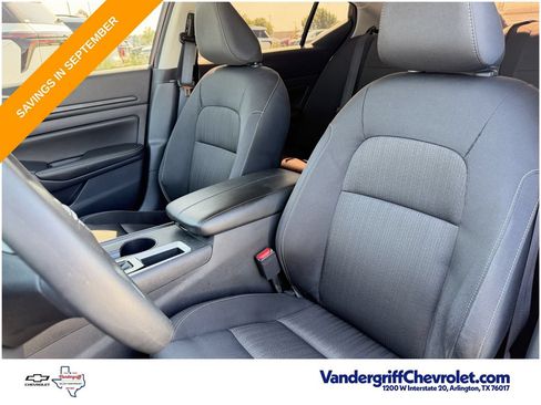 Used 2025 Nissan Altima 2.5 SV FWD image 22