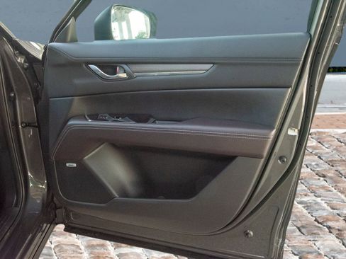 Used 2025 MAZDA CX-5 Signature image 17