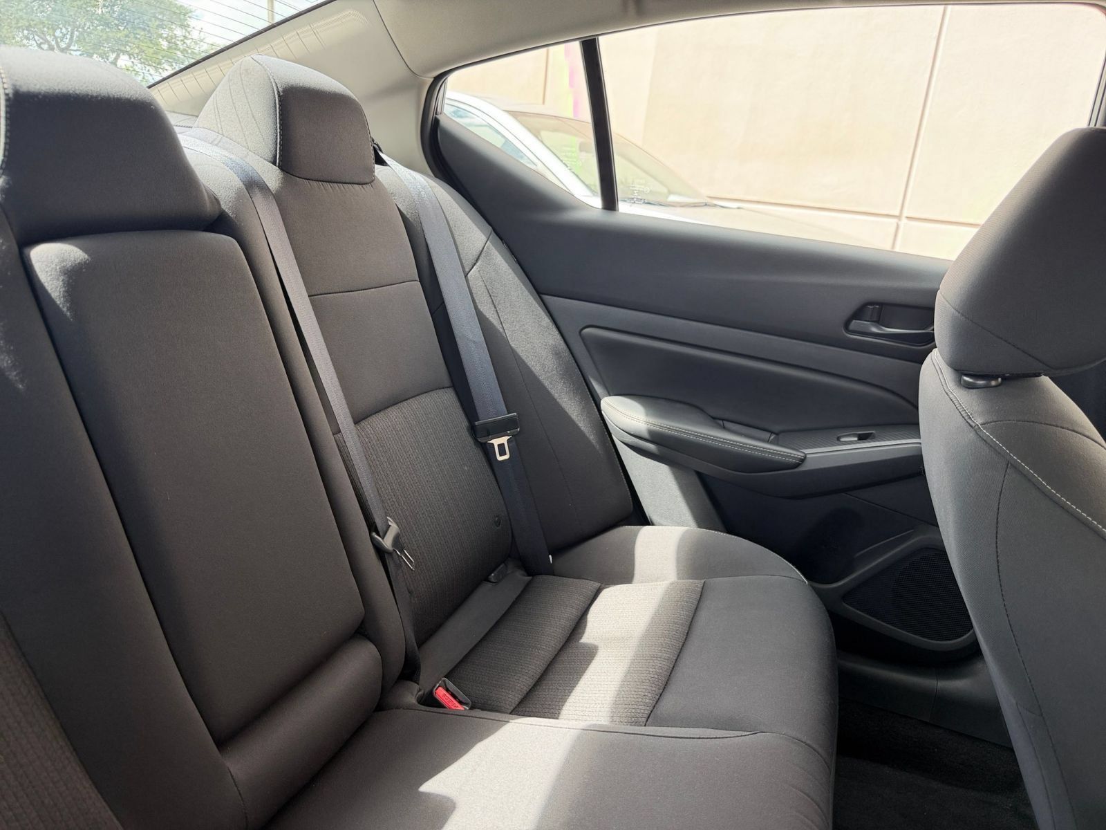 Used 2025 Nissan Altima 2.5 SV FWD image 31