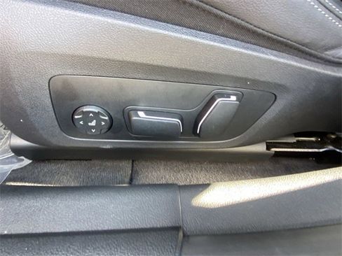 Used 2025 BMW i4 eDrive40 image 21