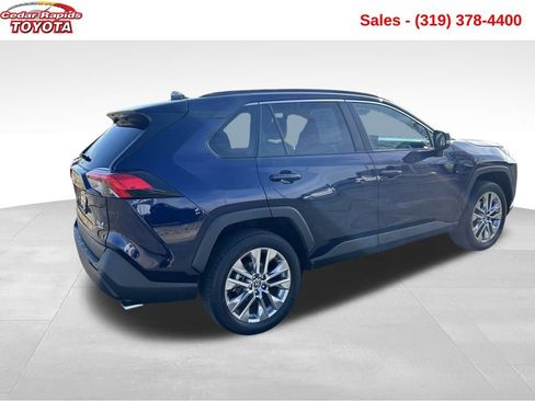Certified 2020 Toyota RAV4 XLE Premium image 5