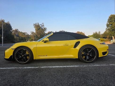 Used 2016 Porsche 911 Turbo S image 2