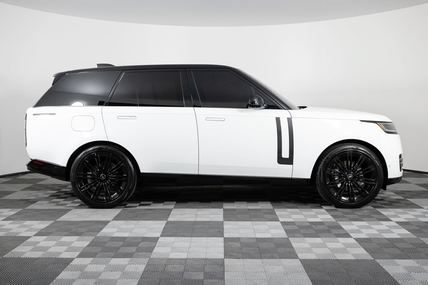 Used 2022 Land Rover Range Rover SE AWD/4WD image 9