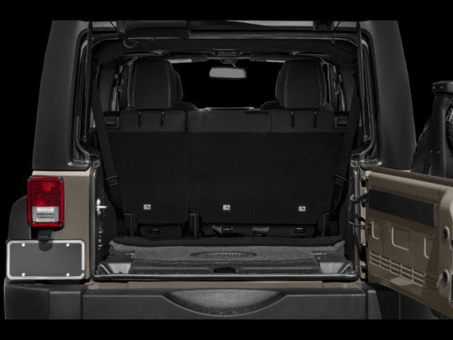 Used 2015 Jeep Wrangler Unlimited Rubicon w/ Connectivity Group AWD/4WD image 9