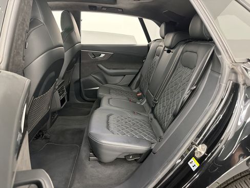 Used 2022 Audi SQ8 Prestige AWD/4WD image 25