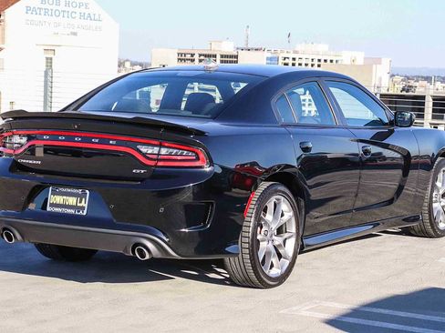 Used 2022 Dodge Charger GT image 4
