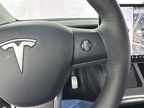 Used 2021 Tesla Model Y Performance image 22