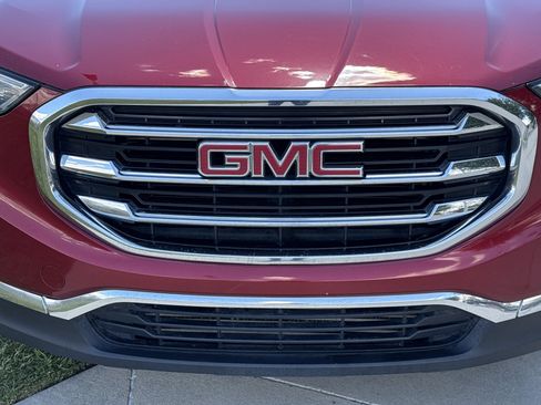 Used 2020 GMC Terrain SLT w/ Preferred Package AWD/4WD image 9