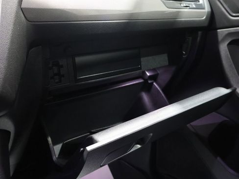 Used 2023 Volkswagen Tiguan SE R-Line image 28