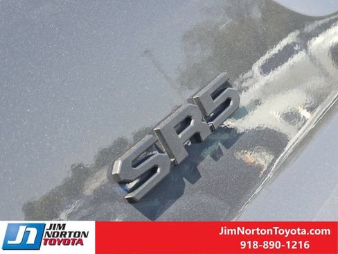 Used 2025 Toyota 4Runner SR5 AWD/4WD image 12