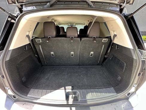 Used 2023 Nissan Pathfinder S AWD/4WD image 36