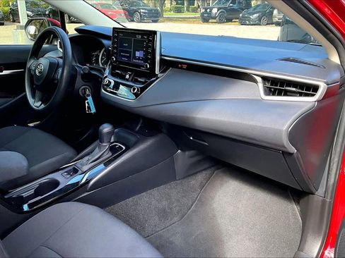 Used 2021 Toyota Corolla LE image 19
