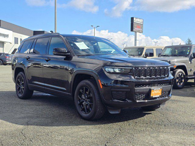 Used 2024 Jeep Grand Cherokee L Altitude AWD/4WD image 1