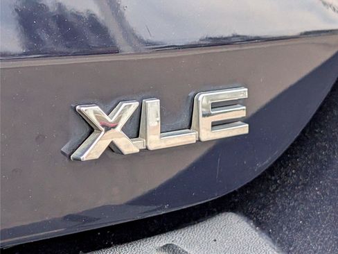 Used 2022 Toyota Highlander XLE FWD image 38