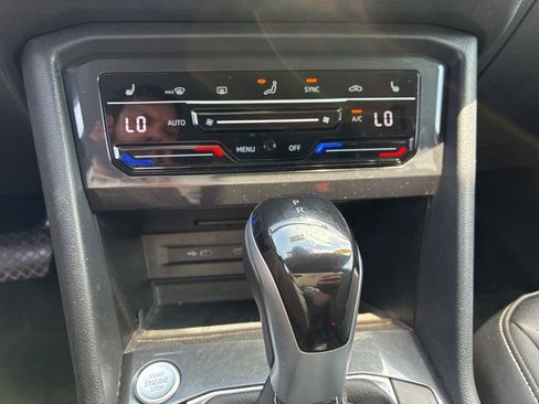 Used 2024 Volkswagen Tiguan SE AWD/4WD image 21