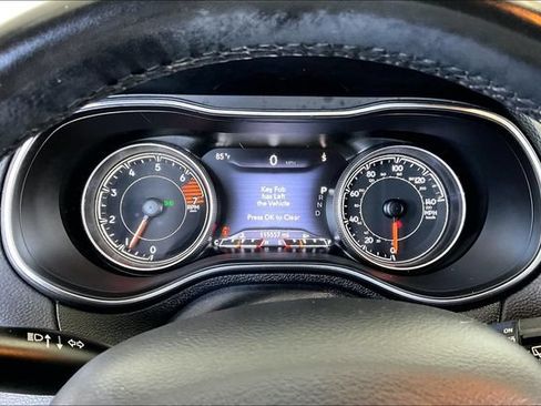 Used 2020 Jeep Cherokee Limited FWD image 12