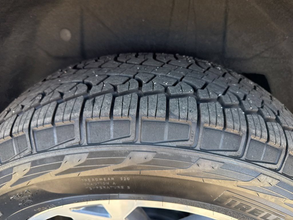 Used 2025 Ford Expedition Active AWD/4WD image 36