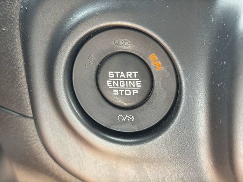 Used 2023 Jeep Gladiator Rubicon w/ LED Lighting Group AWD/4WD image 19
