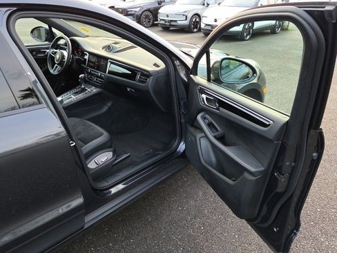 Used 2020 Porsche Macan image 19