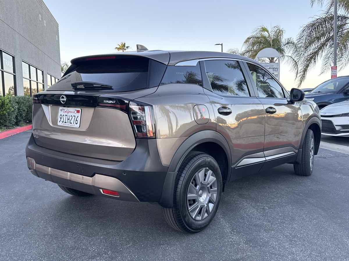 Used 2025 Nissan Kicks S w/ Charging Package FWD image 5