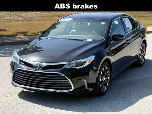 Used 2017 Toyota Avalon XLE Premium FWD image 9