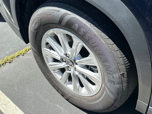 Used 2025 Toyota Grand Highlander FWD image 14