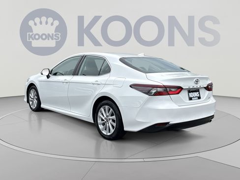 Used 2024 Toyota Camry LE FWD image 4