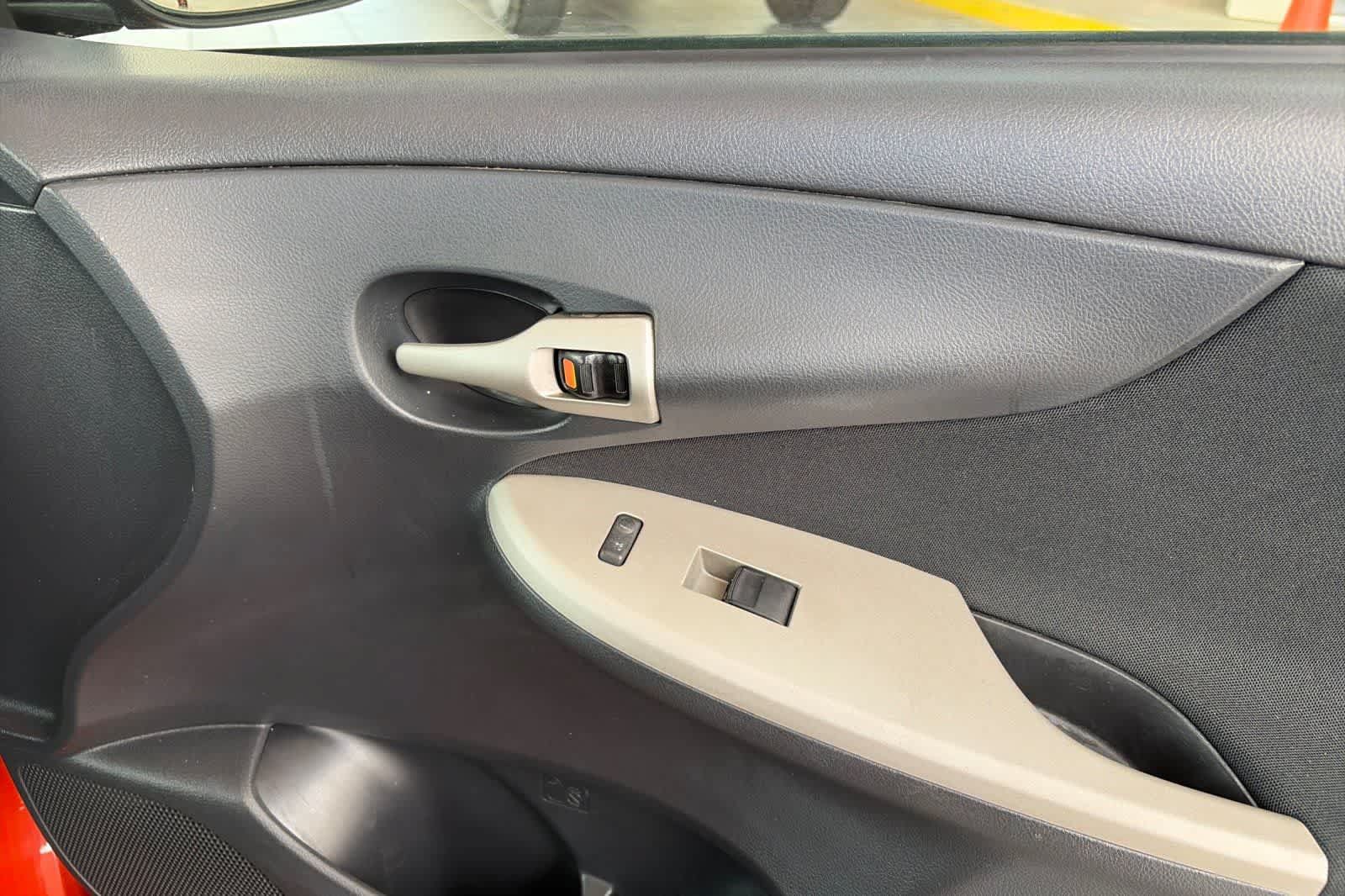 Used 2013 Toyota Corolla S Special Edition FWD image 17