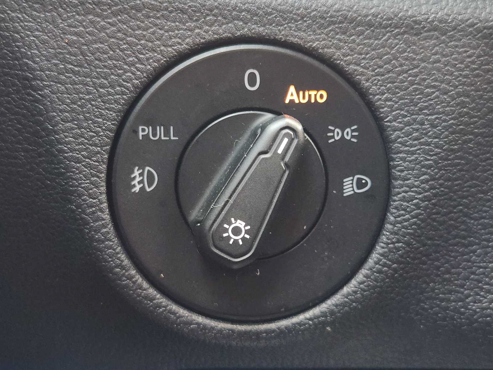 Used 2019 Volkswagen Jetta R-Line FWD image 21