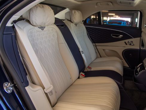 Used 2024 Bentley Flying Spur Azure AWD/4WD image 26