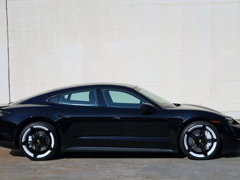 Used 2022 Porsche Taycan RWD image 54